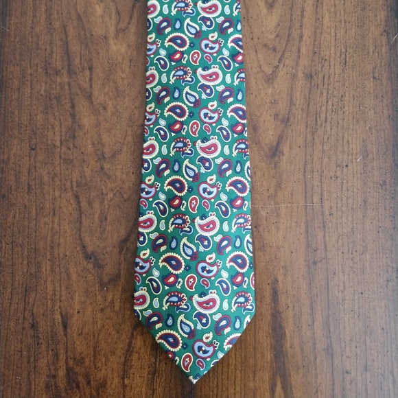 Gorgeous Facconable Silk Paisley Power Tie - Picture 1 of 3